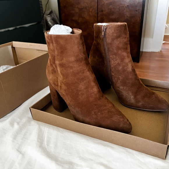 Suede booties in cinnamon brown - Picture 3 of 7